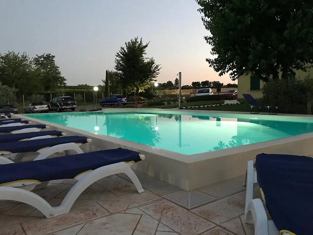 Albergo Quatro Pini Pozzolengo 3*,  İtalya